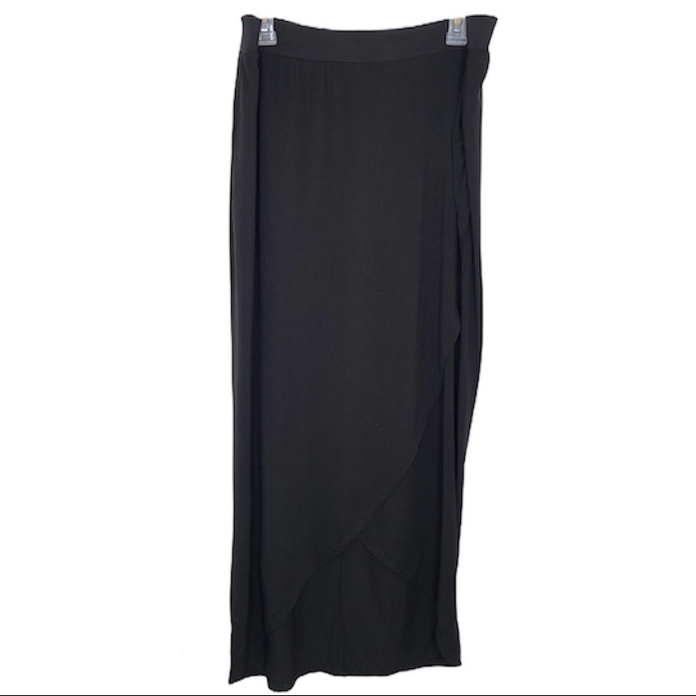 REITMANS Women’s Black Maxi asymmetrical skirt size Medium